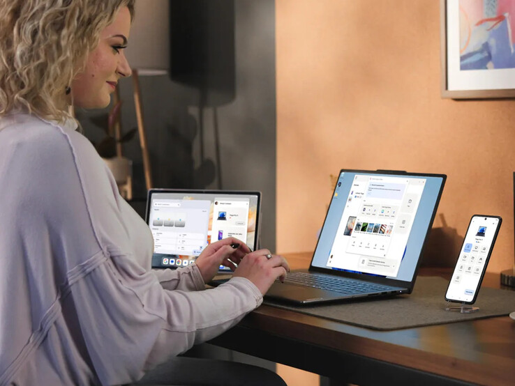 The Moto G96 also supports Motorola's Smart Connect software suite. (Image source: Motorola)