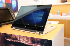 This unnamed convertible is the first to sport a &#039;Gemini Lake&#039; CPU. (Source: Notebook Italia)