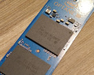 The new Optane 800p SSDs integrate four or eight 3D XPoint memory dies and feature improved read/write speeds. (Source: Anandtech)