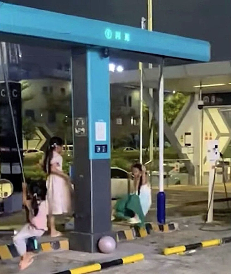 1.5 MW BYD charger used as a swing