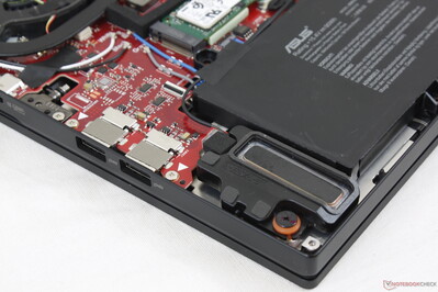 Improved speakers with two down-firing woofers and two up-firing 4 W tweeters Improved speakers with two down-firing woofers and two up-firing 4 W tweeters