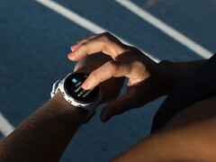 Touchscreen functionality should now be respected across multiple Forerunner smartwatches. (Image source: Garmin)