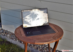 The Acer Spin 5 SP515-51GN in the sunshine (direct sunlight)