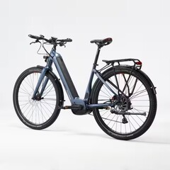 The Decathlon Stilus E-Touring bike is currently discounted in some EU countries. (Image source: Decathlon)
