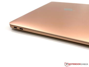 MacBook Air: 2x USB-C w/ Thunderbolt 3
