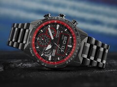 The model features a rotating slide-rule bezel once used in planes for manual fuel and distance calculations.