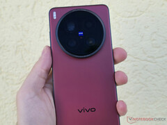 The Vivo X200 Ultra&#039;s battery life already impressed us when we reviewed the device over the summer. (Image source: Notebookcheck)