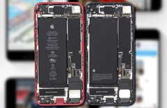 Apple iPhone SE 2 (left) compared with the iPhone SE 3 (right). (Image source: PBKreviews/Apple - edited)