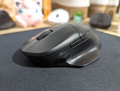 Keychron M7 8K gaming mouse forward side button