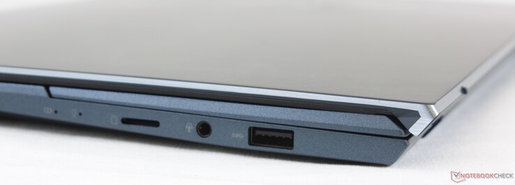 Right: MicroSD, 3.5 mm combo audio, USB-A 3.2 Gen. 1