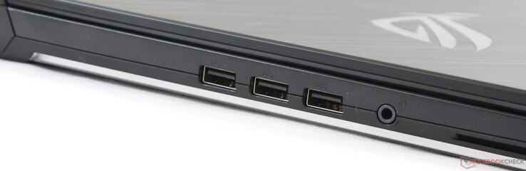 Left: 3x USB 3.1 Gen 1 Type-A, 3.5 mm combo audio
