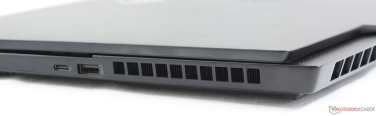 Right: USB Type-C +Thunderbolt 3, USB 3.1 Type-A