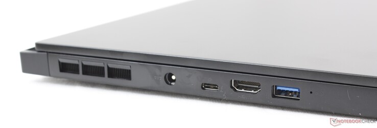 Left: AC adapter, USB Type-C + Thunderbolt 3, HDMI 2.0, USB Type-A 3.2 Gen. 2