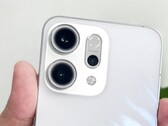 A "Reno 14 Global Edition" hands-on. (Image source: SmartPrix)