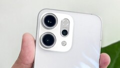 A &quot;Reno 14 Global Edition&quot; hands-on. (Image source: SmartPrix)