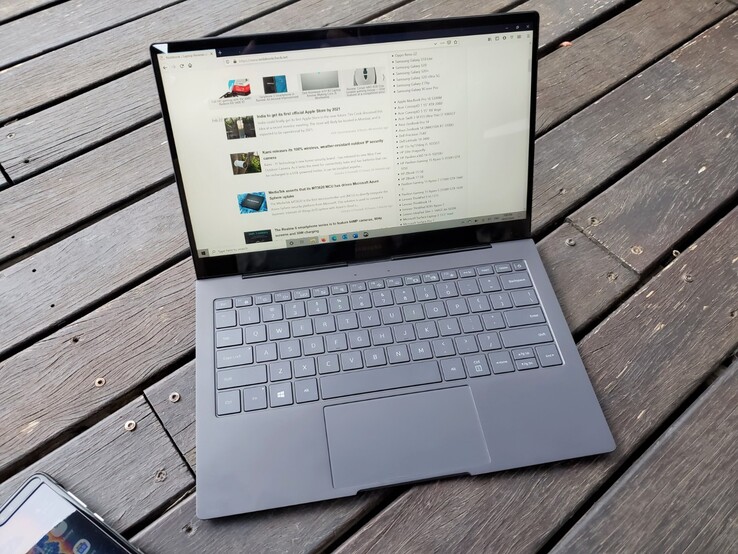 The WoS Galaxy Book S highlights the possibilities of ARM-based Macs. (Souce: Notebookcheck)