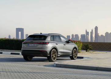 The regular Audi Q4 e-tron with striking bronze matte 5-W-spoke star design wheels. (Image source: Audi)