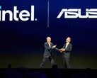 The heads of Intel and Asus laughing at the Computex keynote. (photo: Andreas Sebayang/Notebookcheck.com)