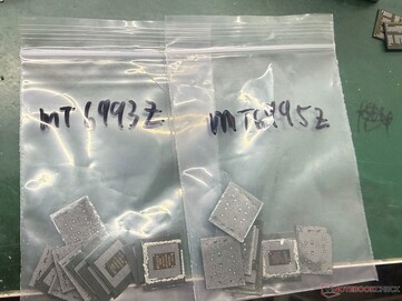 The Dimensity 9500 chips in a bag labeled MT6993Z, and the upcoming Dimensity 9600 Pro chips in a bag labeled MT6995Z