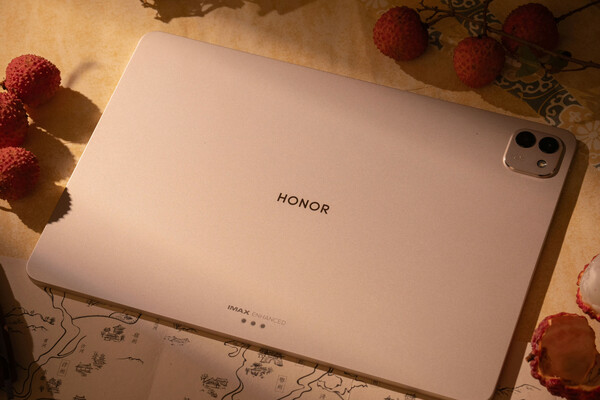 Photo showing what the Honor MagicPad looks like. (Image source: Digital Chat Station)
