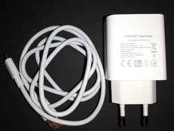 The Huawei Mate 20 X charger