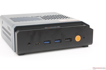 Front: 3.5 mm headset, USB-C 4.0 w/ DisplayPort 2.1, 3x USB-A 3.2 Gen. 2, Power button, Reset button
