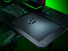 Razer Atlas Pro glass mouse mat shown on desk