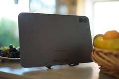 The Teclast T65 is pretty big and offers quite a few features that are usually found on much more expensive tablets