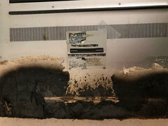 The charred remains of an XPS 15 9560. (Image source: Reddit)