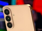 According to a report from Korea, Samsung has confirmed that the Galaxy S27 Ultra will only offer a triple-camera system.
