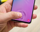 Can the Galaxy S10's fingerprint scanner be hacked? (Source: Phone Arena)