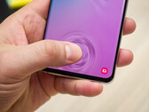 Can the Galaxy S10's fingerprint scanner be hacked? (Source: Phone Arena)