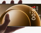 The OnePlus 15's display. (Image source: OnePlus, edited)