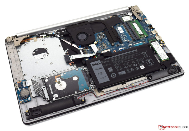 The Dell Inspiron 17-5770-0357 without base plate
