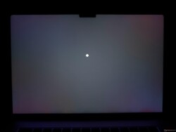 Hardly any backlight bleeding