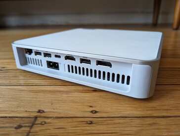 Rear: 2.5 Gbps RJ-45, USB-A 3.2 Gen. 2, USB-A 2.0, Power cord, HDMI 2.1 TMDS, USB-A 3.2 Gen. 2, DisplayPort 1.4