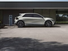 The right side view of the Hyundai IONIQ 5