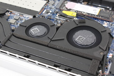 Cooling solution consists of dual asymmetric fans (35 mm + 50 mm) with two heat pipes