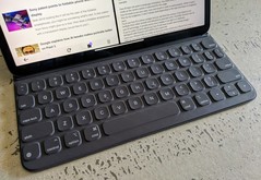 The iPad Pro 11 Smart Keyboard Folio is not as much of an improvement over the original as we'd like. (Source: Notebookcheck)