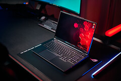 XMG Neo 16 A25 (image source: Notebookcheck)