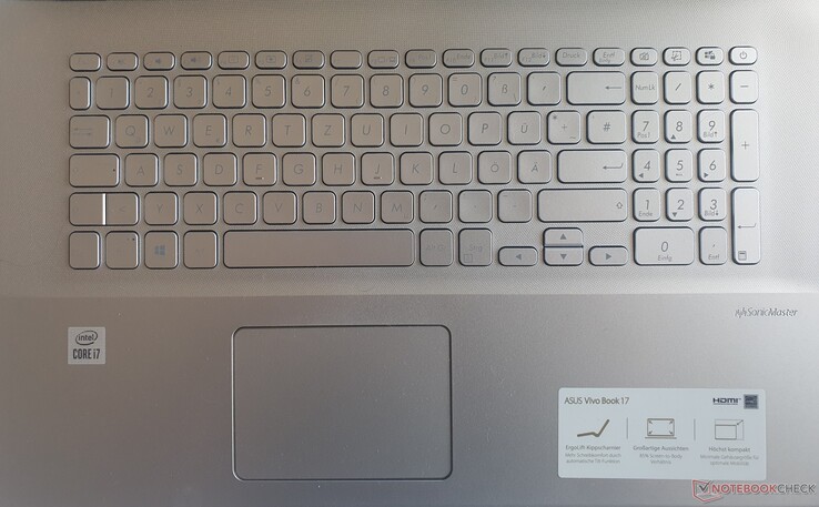 Asus VivoBook 17: The key labels are hard to read (gray on silver)