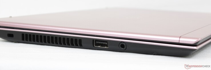 Left: Kensington lock, USB-A 3.0, 3.5 mm headset