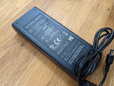 Medium-sized AC adapter