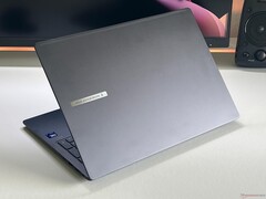 Asus ExpertBook B5 B5605. (Image source: Notebookcheck)