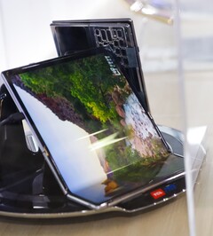 Here's our first look at TCL's tri-folding tablet