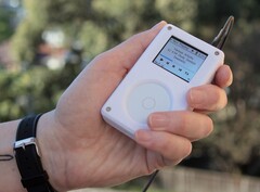 Tangara is inevitably reminiscent of the Apple iPod. (Image: Cool Tech Zone)
