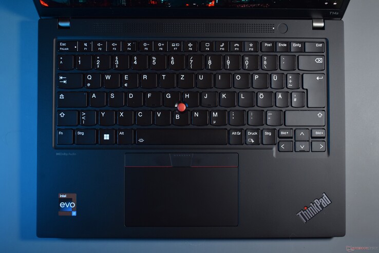 Lenovo ThinkPad T14s G4: keyboard area