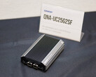 The new QNA-UC25G2SF network adapter offers up to 50 Gbps (Image source: Andreas Sebayang/Notebookcheck)