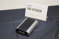 The new QNA-UC25G2SF network adapter offers up to 50 Gbps (Image source: Andreas Sebayang/Notebookcheck)