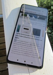 Using the Mi 9T outdoors in partial shade
